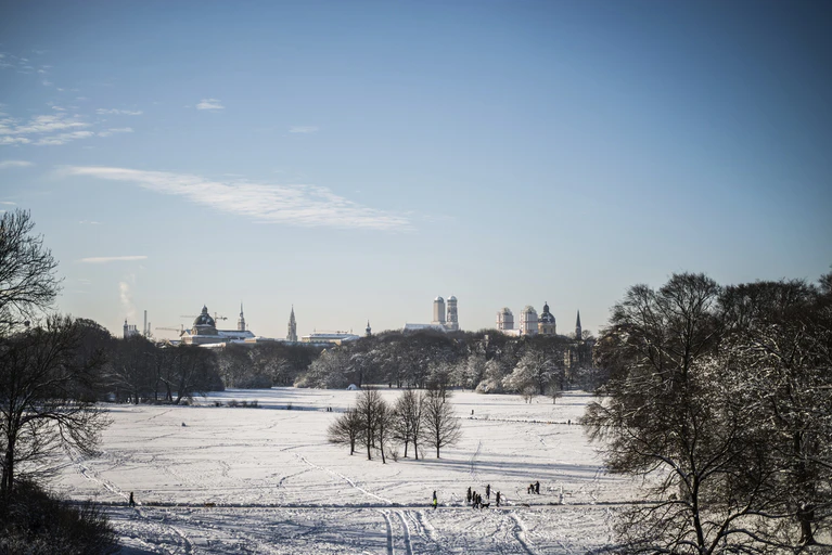 Schneelandschaft München im Winter.
