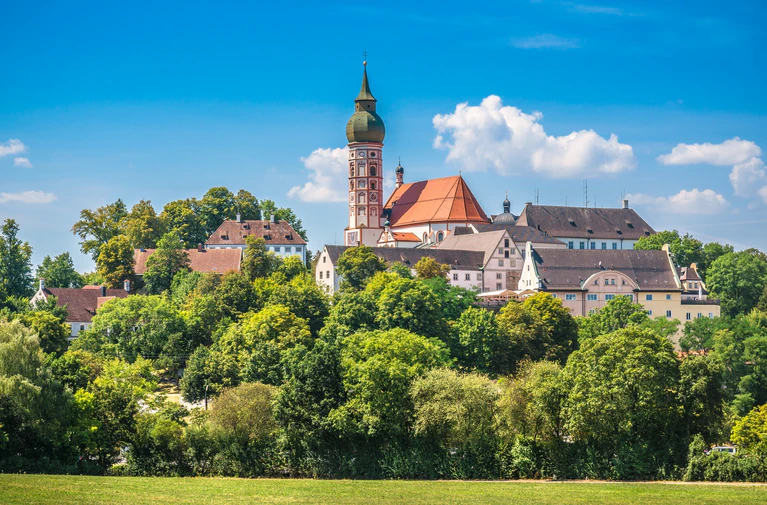  — © Das Kloster Andechs – ein bekannter Wallfahrsort.