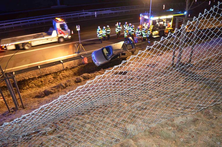 Polizei, Unfall, Ammerseestraße — © Der Fahrer des Opels erlitt schwerste Verletzungen.