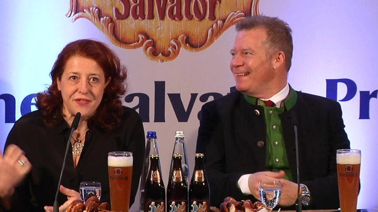 Luise Kinseher und Andreas Steinfatt bei der Pressekonferenz zum Starkbierfest am Nockherberg
