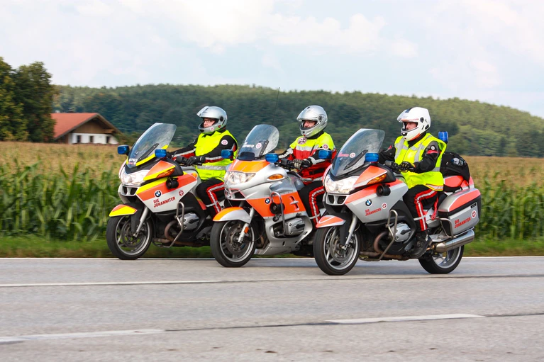 Die Johanniter-Unfall-Hilfe gibt Tipps für eine sichere Motorrad-Saison.  — © Die Johanniter-Motorradstaffel im Einsatz. Foto: Johanniter-Unfall-Hilfe e.V.