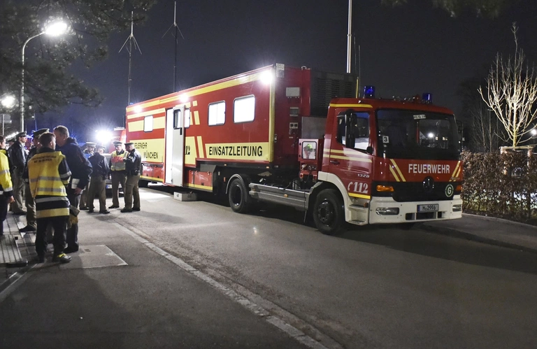 Berufsfeuerwehr München am Schnepfenweg im Einsatz — © Branddirektion München