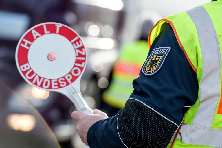 Bundespolizei Haltezeichen — © Foto: Bundespolizei