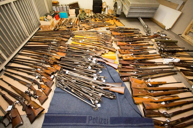 Grenzüberschreitender Waffenhandel — © Bayerisches Landeskriminalamt