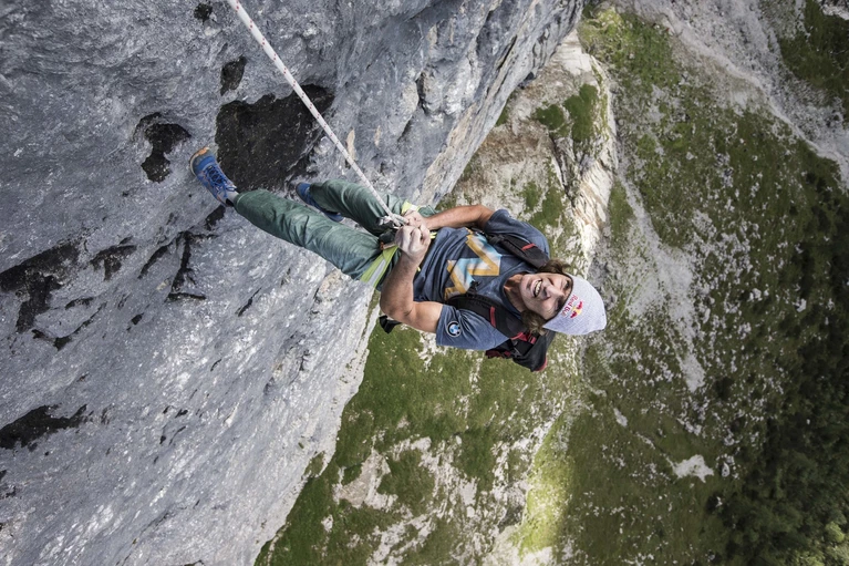 Stefan Glowacz klettert an der Schwarzen Wand im Höllental — © BMW group