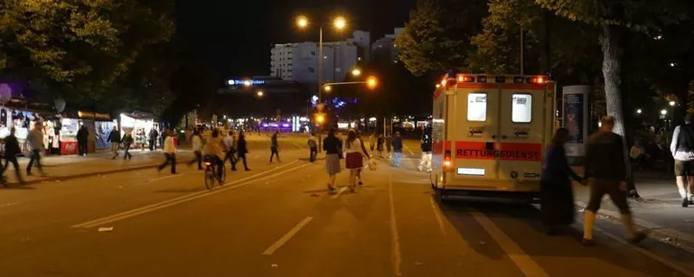 Krankenwagen am Rande der Wiesn