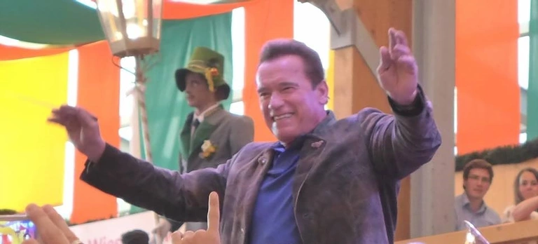 Oktoberfest 2017: Wiesn-Promis: — © Arnold Schwarzenegger auf dem Oktoberfest
