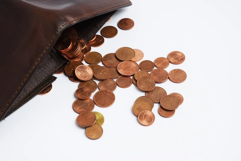Ein paar übrige Cent im Geldbeutel — © Symbolbild