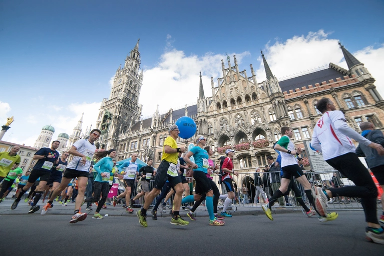 München Marathon Marienplatz — © Foto: MÜNCHEN MARATHON/Wilhelmi