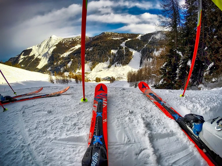 Ski Piste Abfahrt — © Symbolfoto
