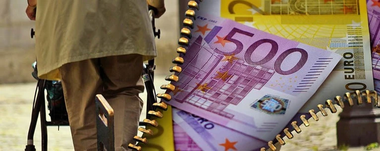 Rentner mit Geld — © Symbolfoto