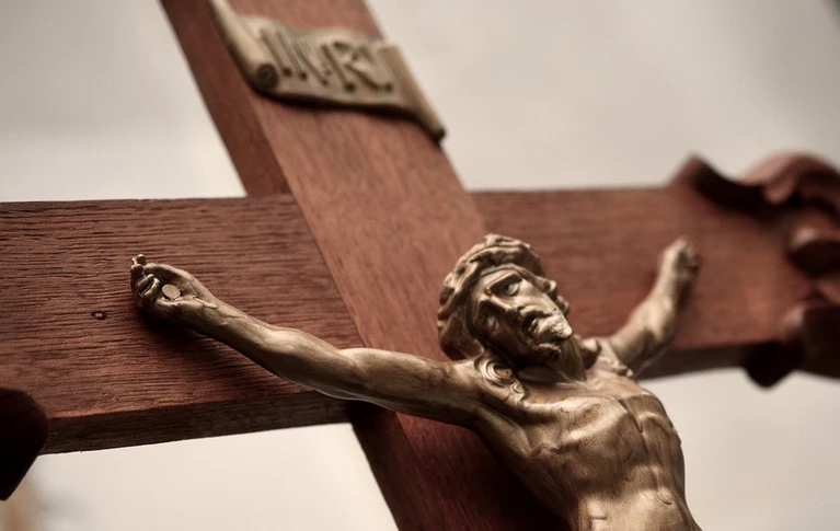 Christus-Kreuz