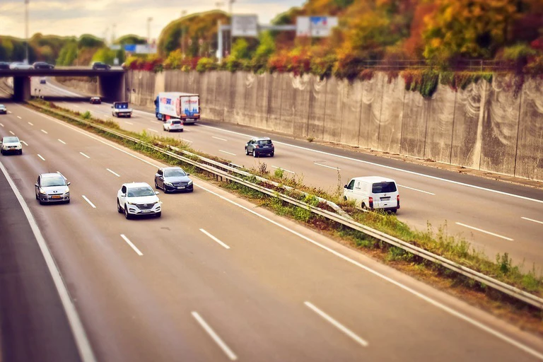 eine Autobahnbrücke — © Symbolfoto