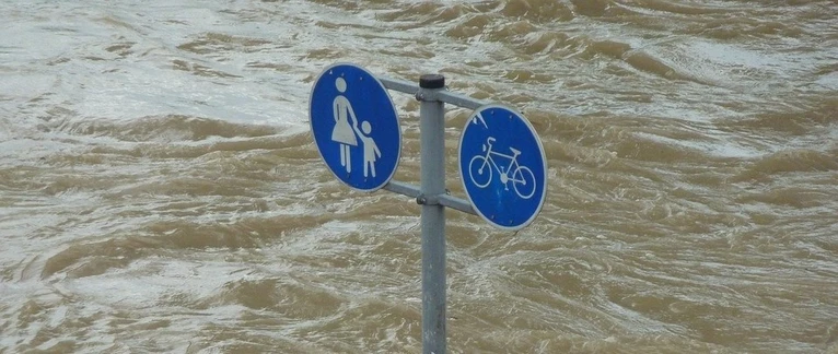 Hochwasser — © Symbolfoto