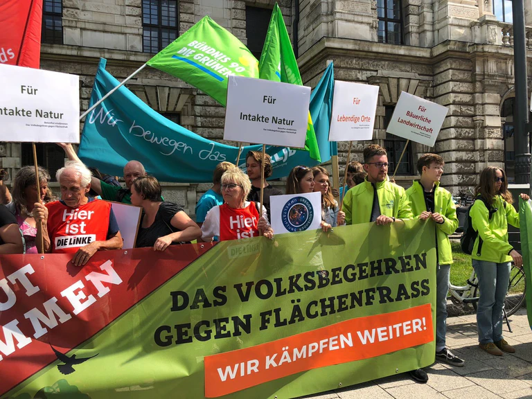 Demonstration vor dem Verfassungsgericht München