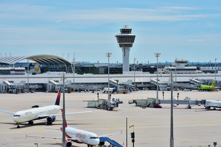 Ein betrunkener Passagier verursachte eine außerplanmäßige Zwischenlandung in München — © Symbolbild