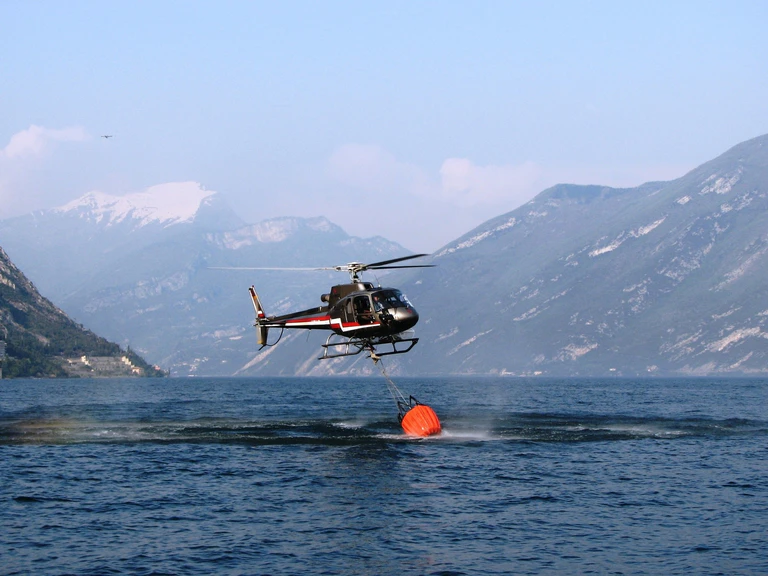Löschhubschrauber Hubschrauber Helikopter — © Symbolbild