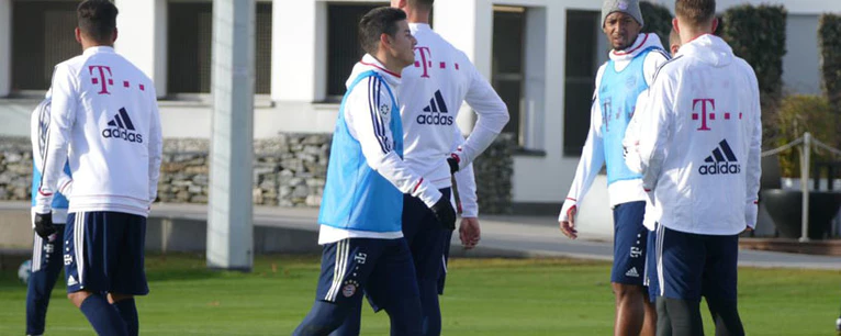 Spieler des FC Bayern beim Training — © Symbolfoto