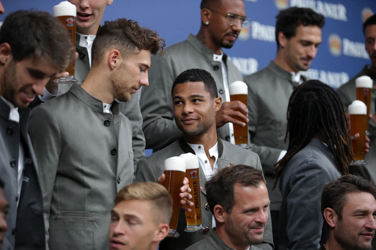 FC Bayern Lederhosen Shooting Wiesn Oktoberfest 2018 — © Paulaner Brauerei München