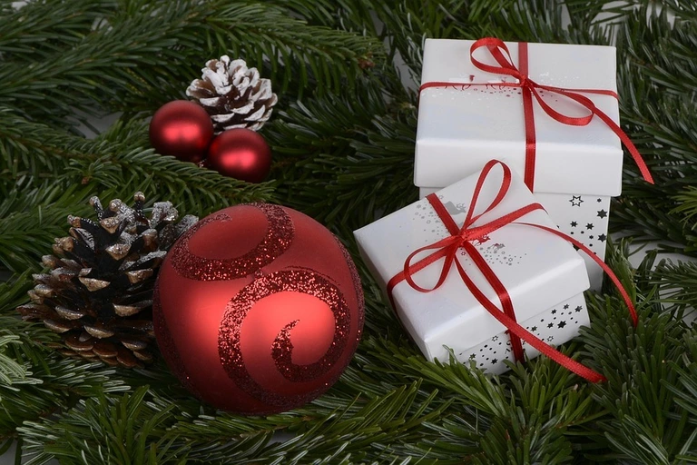 Geschenk, Christbaumkugel