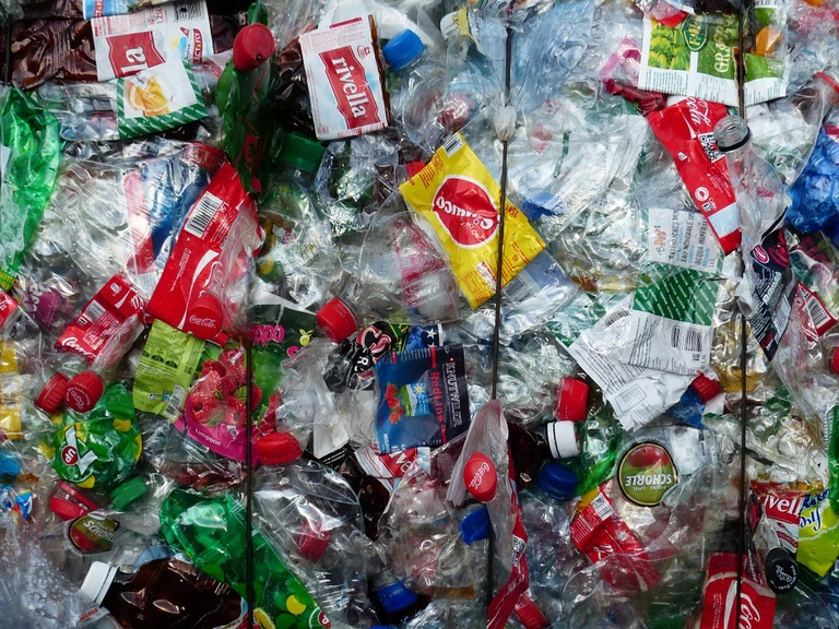 Ein Berg an Plastik-Verpackungen