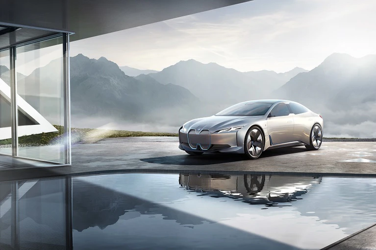 Der BMW i4