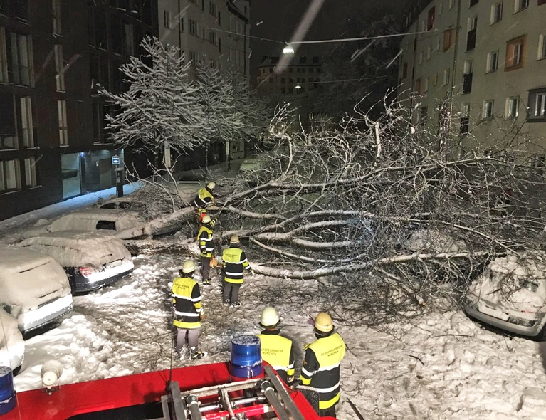 — © Feuerwehr München
