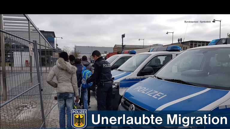 Die Bundespolizei am Bahnhof Laim — © Bundespolizei