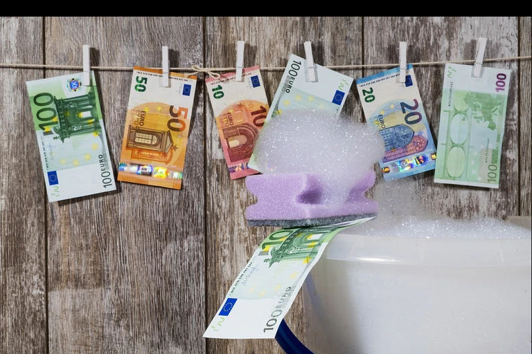 "Gewaschenes" Geld — © Symbolbild
