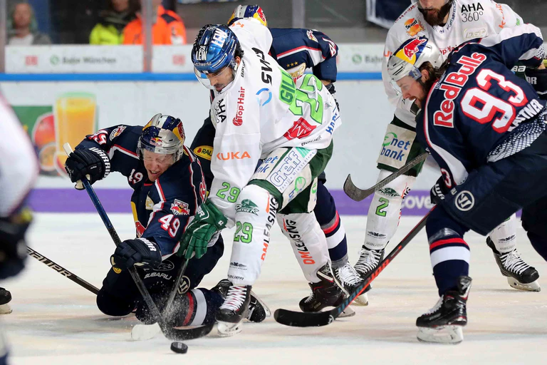 EHC Red Bull München gegen Augsburger Panther