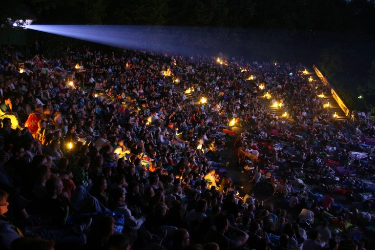 Open-Air- Kino, Mond & Sterne im Westpark — © Kino, Mond & Sterne im Westpark