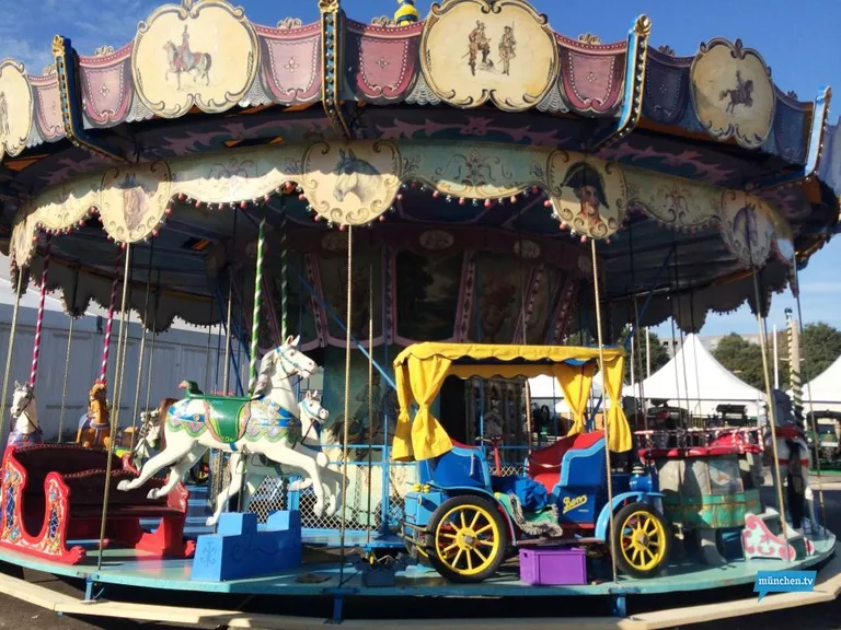 oktoberfest wiesn springpferdekarusell