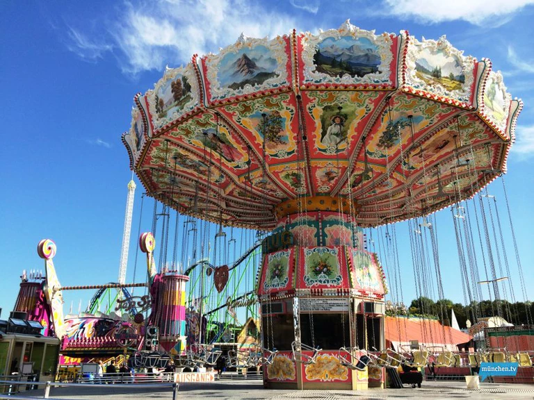 kettenkarusell oktoberfest wiesn fahrgeschäft