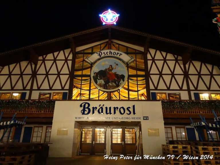 oktoberfest bräurosl wiesn festzelt bei nacht