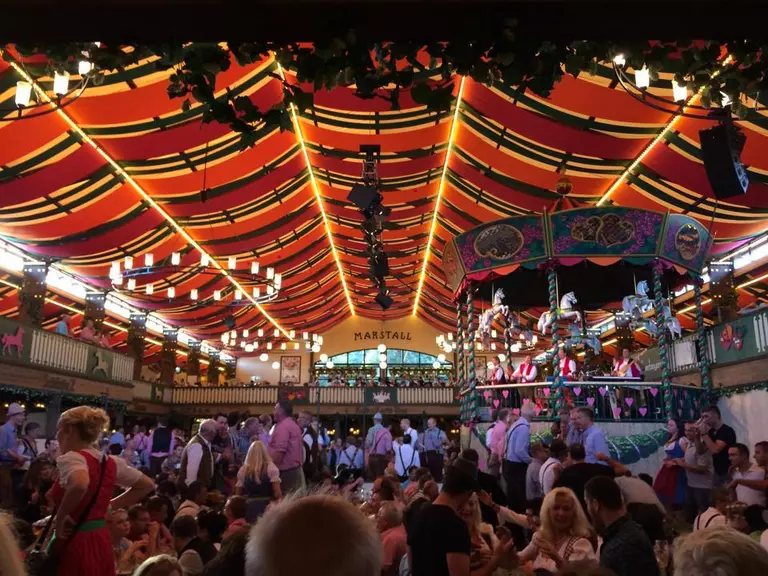 Stimmung Oktoberfest das Marstall auf der Wiesn