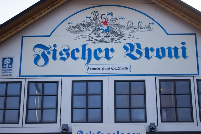 fischer vroni oktoberfest wiesn festzelt vorne