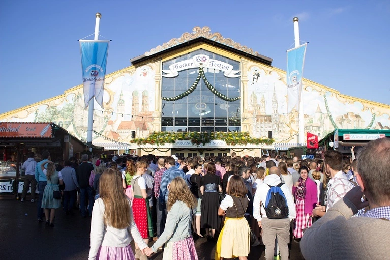 hacker festzelt oktoberfest wiesn eingang