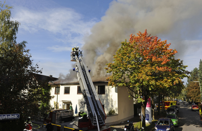 Feuer Berg am Laim — © Foto der Berufsfeuerwehr München