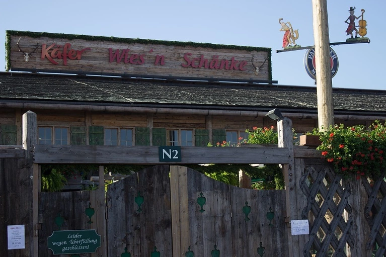 käfers wiesnschenke festzelt oktoberfest wiesn vorne