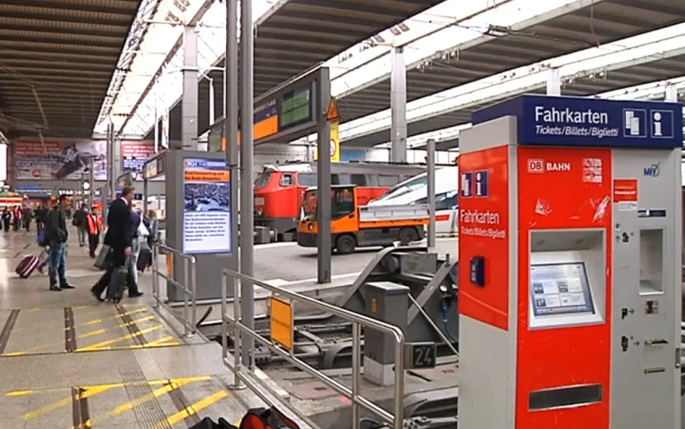bahn-db-zug_ticket-hauptbahnhof