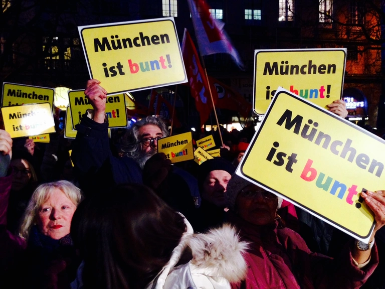  — © Symbolfoto einer Demo in München