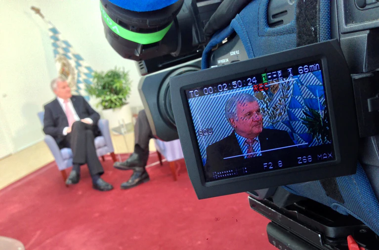 Menschen in München: Horst Seehofer mit Joerg van Hooven — © Menschen in München: Horst Seehofer mit Jörg van Hooven