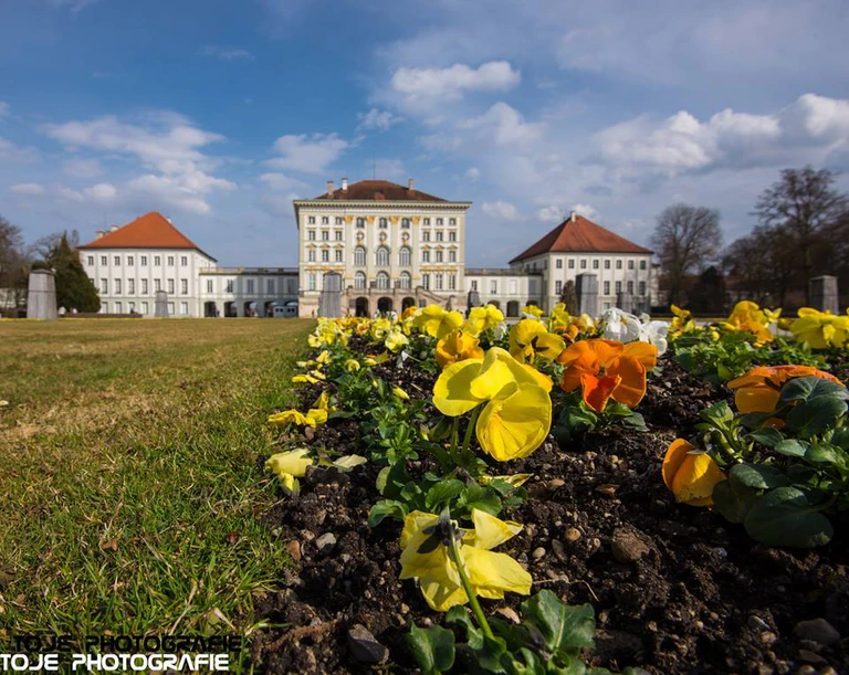 Schloss Nymphenburg in München im Frühling — © Schloss Nymphenburg in München - Bild: TOJE-Photografie