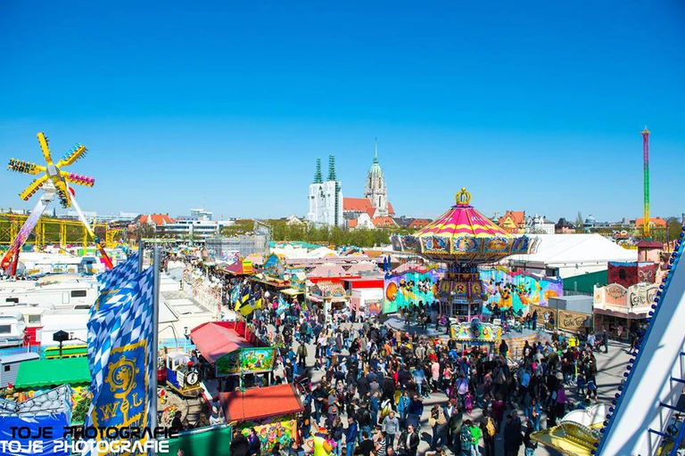 Ausblick aufs Münchner Frühlingsfest - Theresienwiese — © Ausblick aufs Münchner Frühlingsfest - <a href="https://www.facebook.com/pages/TOJE-Photografie/491155321019561?fref=ts" target="_blank">Foto : TOJE Photografie</a>
