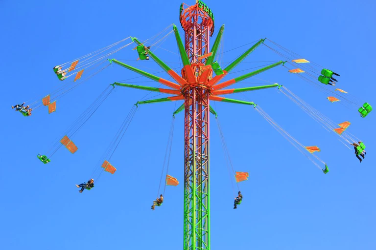 Kettenkarussell auf dem Frühlingsfest — © Hoch hinaus mit dem Kettenkarussell