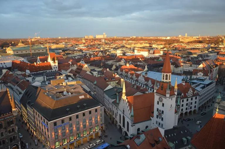 Panorama Ansicht über München - Die Stadt wächst rasant — © München gehört zu den am rasantesten wachsenden Städten in Deutschland - Foto: Zura aus München