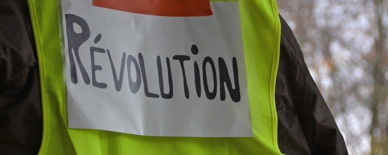 Warnweste, R&egrave;volution, &copy; Symbolbild