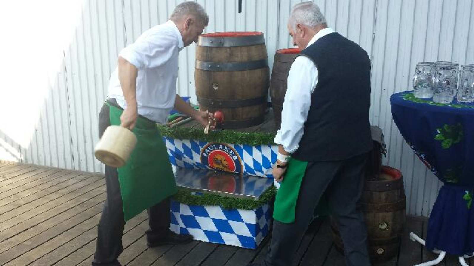 Reiter Oktoberfest Training Anzapfen