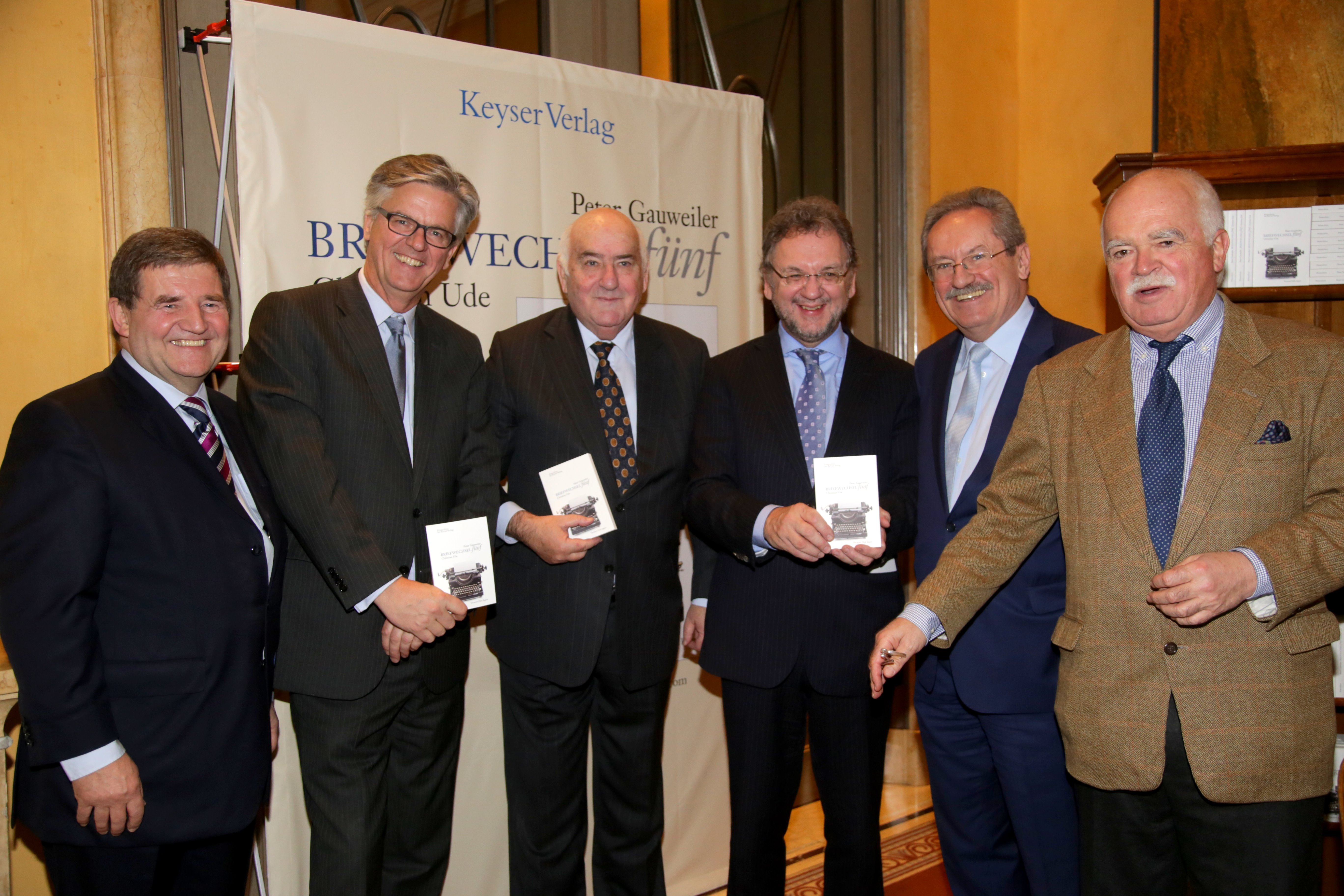 Detlef Prinz (Verleger Keyser Verlag), Jörg van Hooven (münchen.tv Chefredakteur), Professor Werner Weidenfeld (Politikwissenschaftler), Heribert Brandl (Chefredaktion SZ), Christian Ude (ehemaliger OB München), Peter Gauweiler (Bundestagsabgeordneter CSU), Von Links:  Detlef Prinz (Verleger Keyser Verlag), Jörg van Hooven (münchen.tv Chefredakteur), Professor Werner Weidenfeld (Politikwissenschaftler), Heribert Brandl (Chefredaktion SZ), Christian Ude (ehemaliger OB München), Peter Gauweiler (Bundestagsabgeordneter CSU)