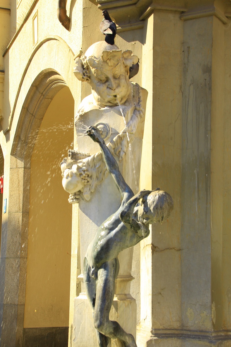 Brunnenbuberl in der Neuhauser Straße